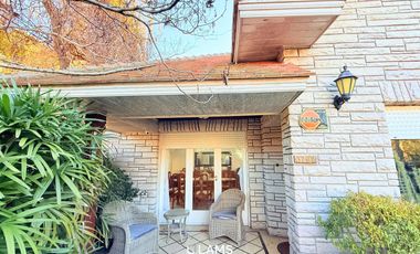 Chalet 5 ambientes en Venta - Barrio Los Troncos