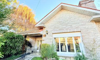 Chalet 5 ambientes en Venta - Barrio Los Troncos