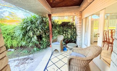 Chalet 5 ambientes en Venta - Barrio Los Troncos