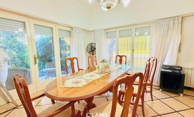 Chalet 5 ambientes en Venta - Barrio Los Troncos