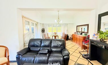 Chalet 5 ambientes en Venta - Barrio Los Troncos