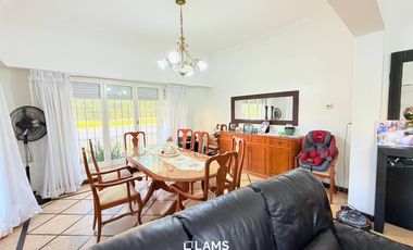 Chalet 5 ambientes en Venta - Barrio Los Troncos