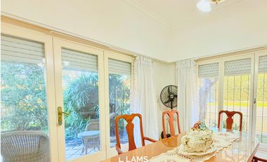 Chalet 5 ambientes en Venta - Barrio Los Troncos