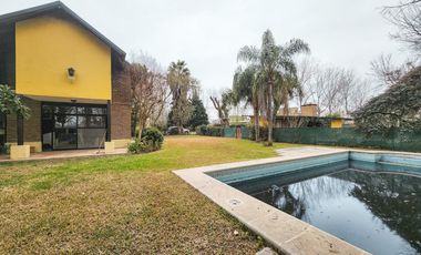 Casa de 2 dormitorios con pileta y gran jardín en  Country Club Logaritmo