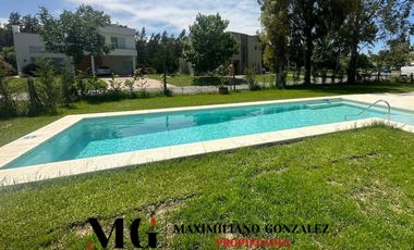 Casa en alquiler, 5 ambientes.  Terralagos, Canning