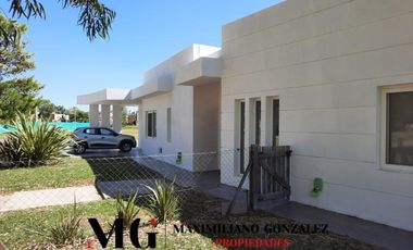 Casa en alquiler, 5 ambientes.  Terralagos, Canning