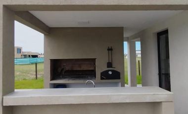 Casa en Venta 5 Ambientes con Piscina | Barrio La Alameda | Canning | Lote Central