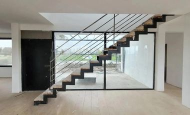 Casa en Venta 5 Ambientes con Piscina | Barrio La Alameda | Canning | Lote Central