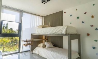 Casa Triplex en Alquiler y/o Venta, de 3 Dormitorios, en Tigre, Gba Norte.