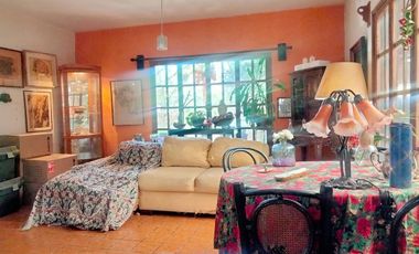 Residencia con Amplios Espacios y Jardín en Lomas de Sierra Juárez