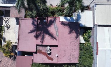 Residencia con Amplios Espacios y Jardín en Lomas de Sierra Juárez
