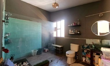 Residencia con Amplios Espacios y Jardín en Lomas de Sierra Juárez