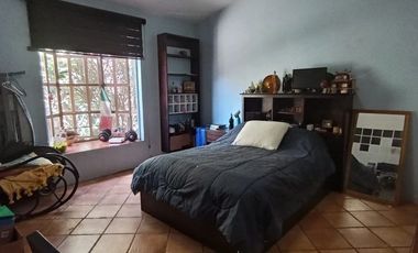 Residencia con Amplios Espacios y Jardín en Lomas de Sierra Juárez