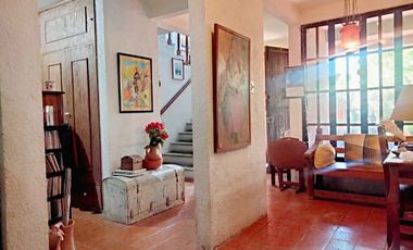 Residencia con Amplios Espacios y Jardín en Lomas de Sierra Juárez
