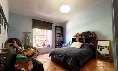 Residencia con Amplios Espacios y Jardín en Lomas de Sierra Juárez