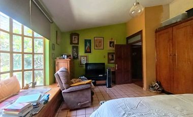Residencia con Amplios Espacios y Jardín en Lomas de Sierra Juárez