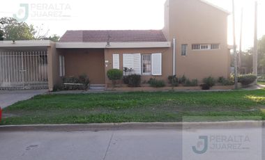 Casa en VENTA 2 dormitorios Villa Angela -Centro-