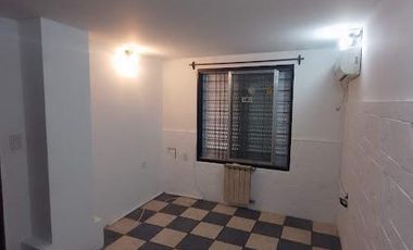 EXCELENTE CHALET EN 2 PLANTAS DE 5 AMB.
