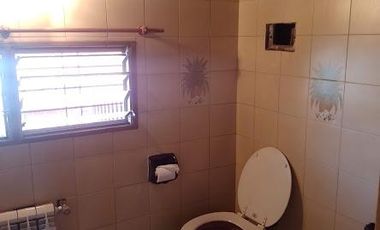EXCELENTE CHALET EN 2 PLANTAS DE 5 AMB.