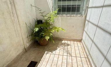 PH en  alquiler por 24 meses. Reciclado. Todo en planta baja. Zona Chauvin. Amoblado