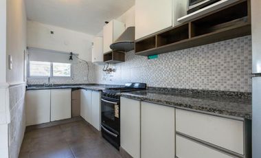 VENTA - Casa - 2 dormitorios con piscina, galería y parrillero - Tierra de sueños, Alvear.
