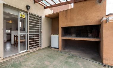 VENTA - Casa - 2 dormitorios con piscina, galería y parrillero - Tierra de sueños, Alvear.