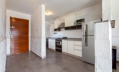 VENTA - Casa - 2 dormitorios con piscina, galería y parrillero - Tierra de sueños, Alvear.