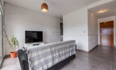 VENTA - Casa - 2 dormitorios con piscina, galería y parrillero - Tierra de sueños, Alvear.
