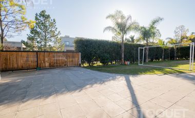 Casa de 3 dormitorios - Barrio Privado 