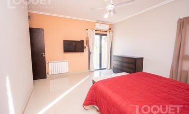 Casa de 3 dormitorios - Barrio Privado 