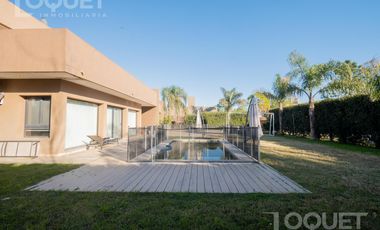 Casa de 3 dormitorios - Barrio Privado 