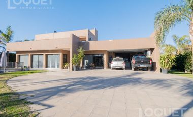 Casa de 3 dormitorios - Barrio Privado 