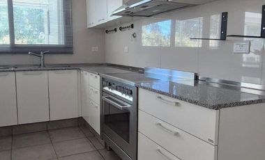 Alquiler amplia casa B Privado 