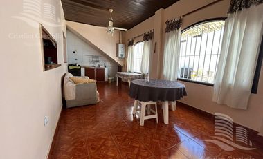 Casa 5 Ambientes en Venta en Villa Adelina