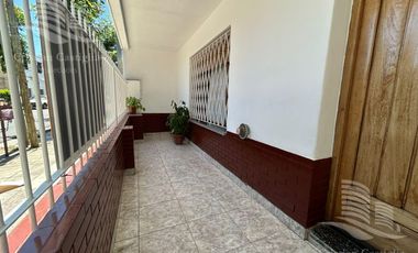 Casa 5 Ambientes en Venta en Villa Adelina