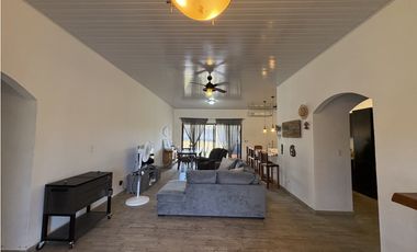 SE VENDE CASA EN SAJALICES EL ESPAVE DE 1001M CON PATIO Y TERRAZA