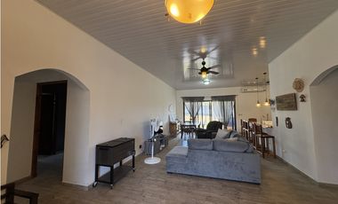 SE VENDE CASA EN SAJALICES EL ESPAVE DE 1001M CON PATIO Y TERRAZA