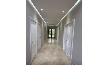 Costa del Este, 460m2 4rec, piscina a solo $1.2M
