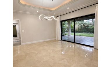 Costa del Este, 460m2 4rec, piscina a solo $1.2M