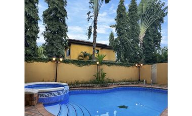 Costa del Este, 460m2 4rec, piscina a solo $1.2M