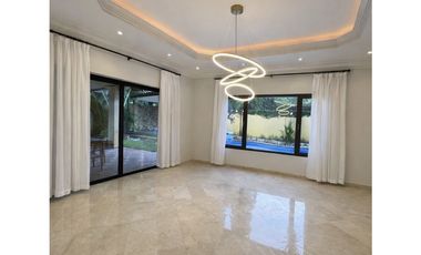 Costa del Este, 460m2 4rec, piscina a solo $1.2M