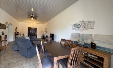 SE VENDE CASA EN EL ESPAVE SAJALICES CON 4 HABITACIONES Y TERRAZA