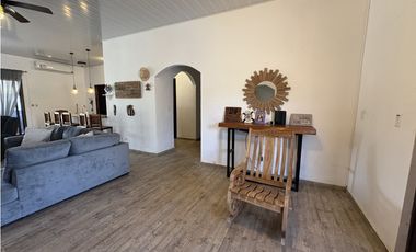 SE VENDE CASA EN EL ESPAVE SAJALICES CON 4 HABITACIONES Y TERRAZA
