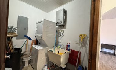 SE VENDE CASA EN EL ESPAVE SAJALICES CON 4 HABITACIONES Y TERRAZA