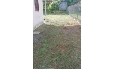 BONITA CASA DE BARRIADA CON 600 MTS2 DE TERRENO EN DAVID