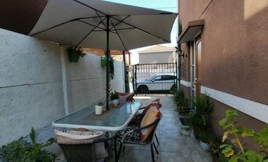 Precioso patio jardín, Umbrales de Buin, entrega inmediata