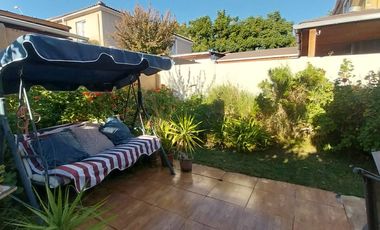 Precioso patio jardín, Umbrales de Buin, entrega inmediata