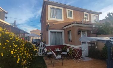 Precioso patio jardín, Umbrales de Buin, entrega inmediata