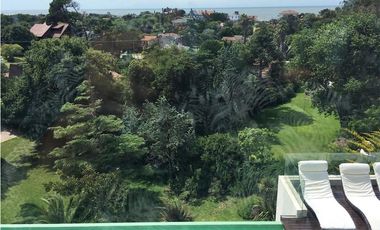 Moderna casa de diseño en Zona Iglesia. Espectaculares vistas Piscina.