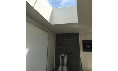 Moderna casa de diseño en Zona Iglesia. Espectaculares vistas Piscina.